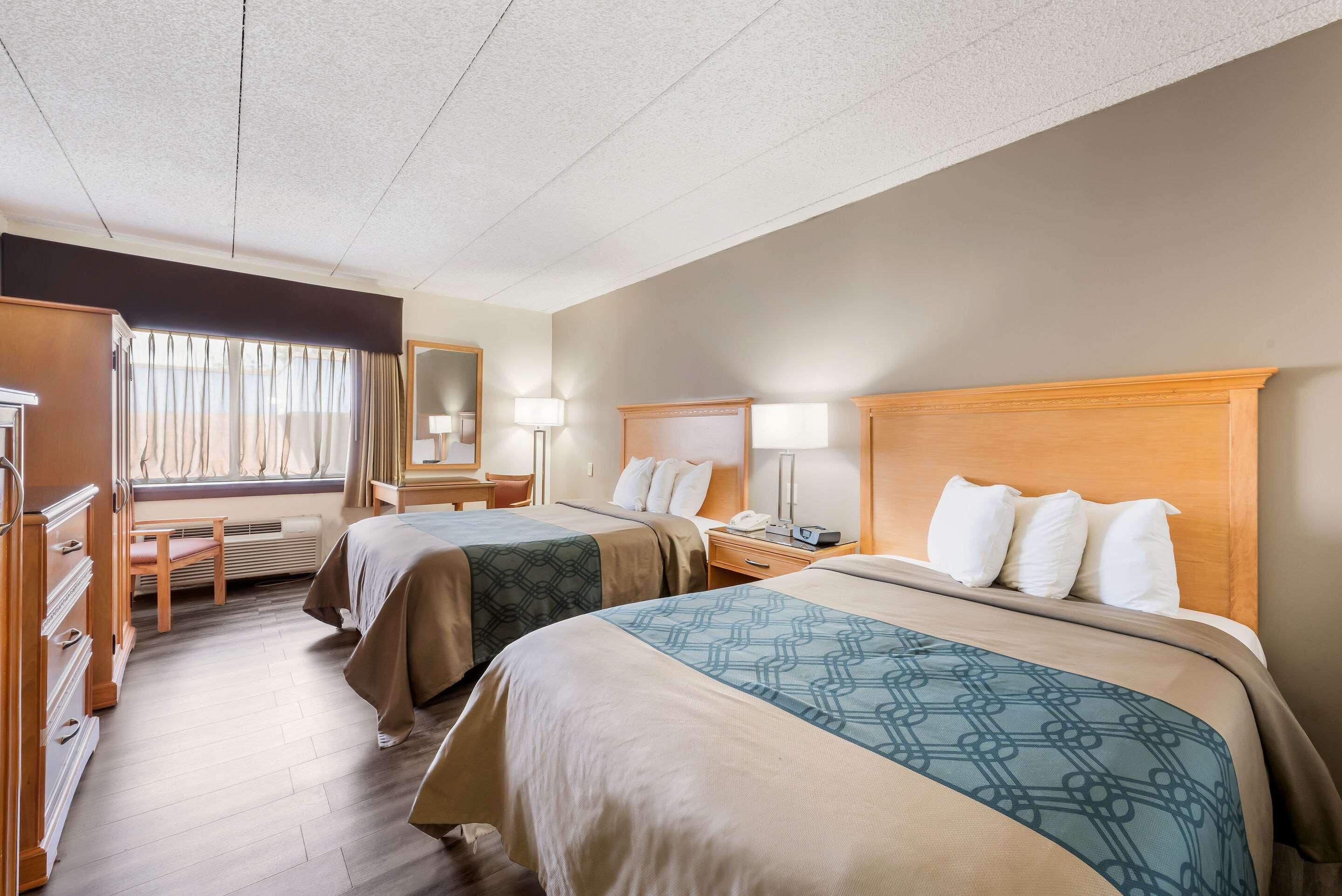 Econo Lodge Quakertown Exterior photo