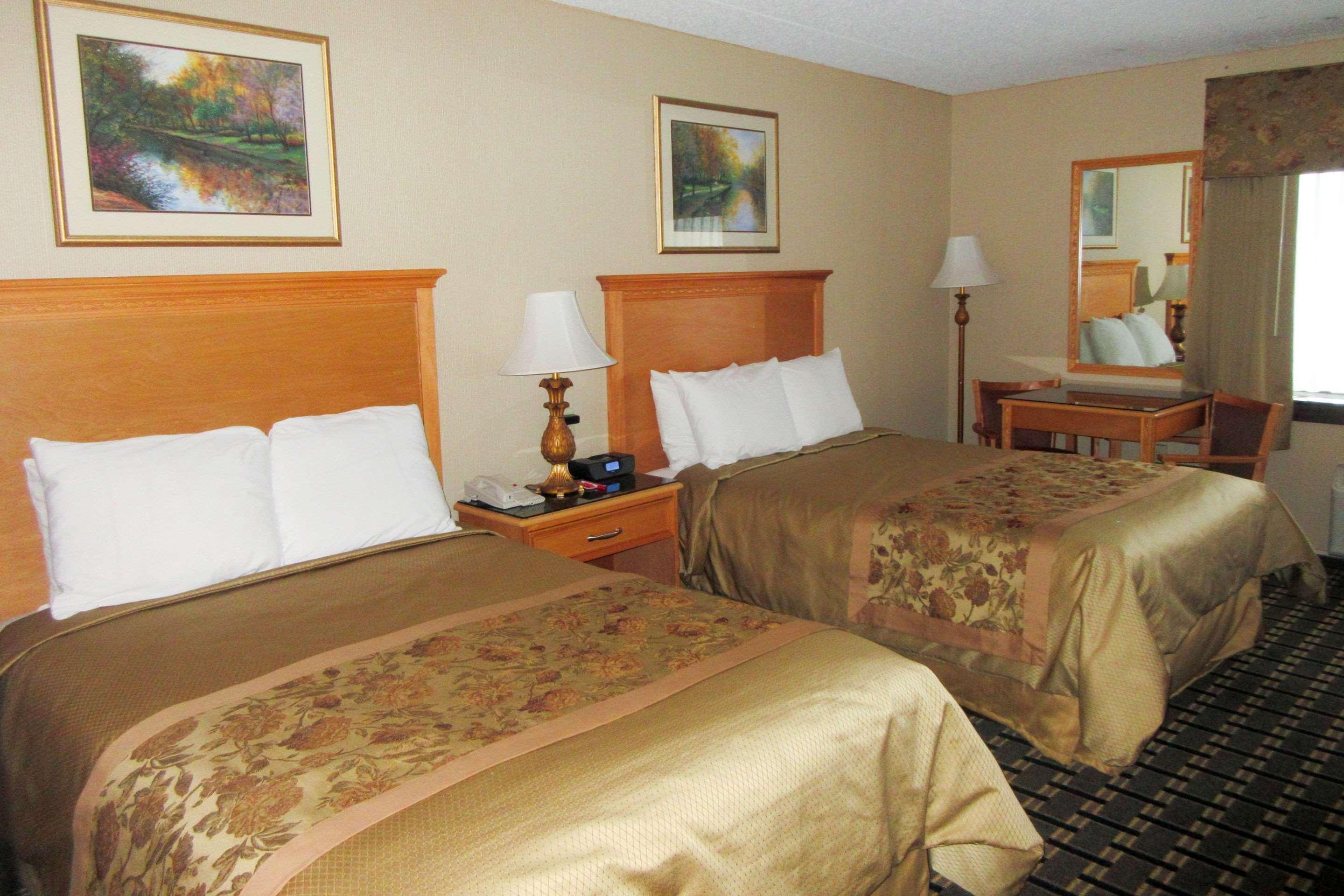 Econo Lodge Quakertown Exterior photo