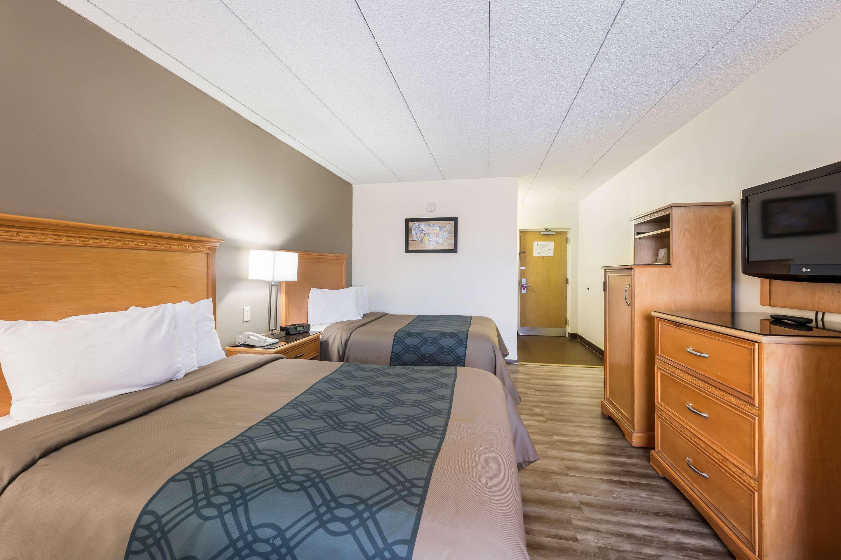 Econo Lodge Quakertown Exterior photo