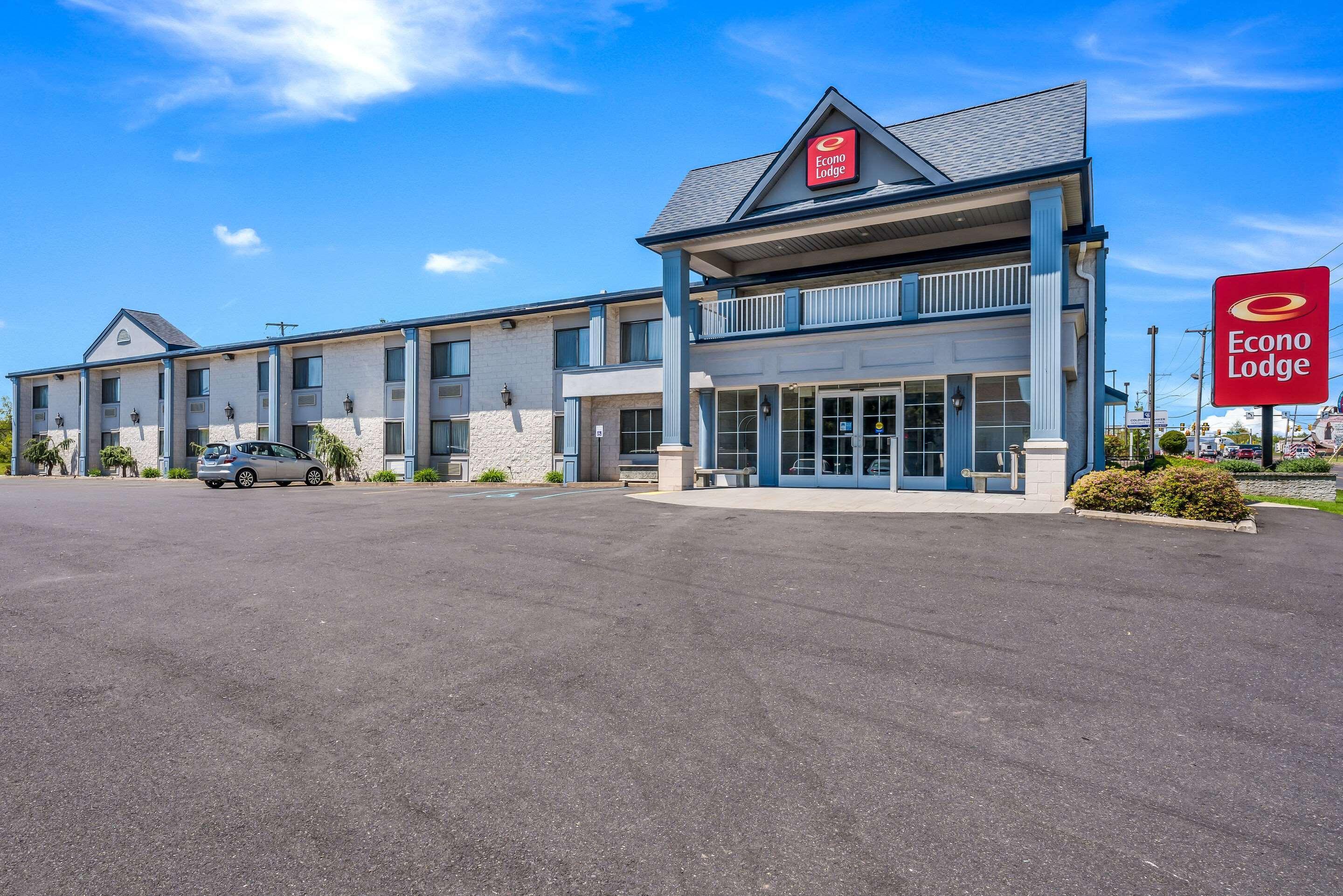 Econo Lodge Quakertown Exterior photo