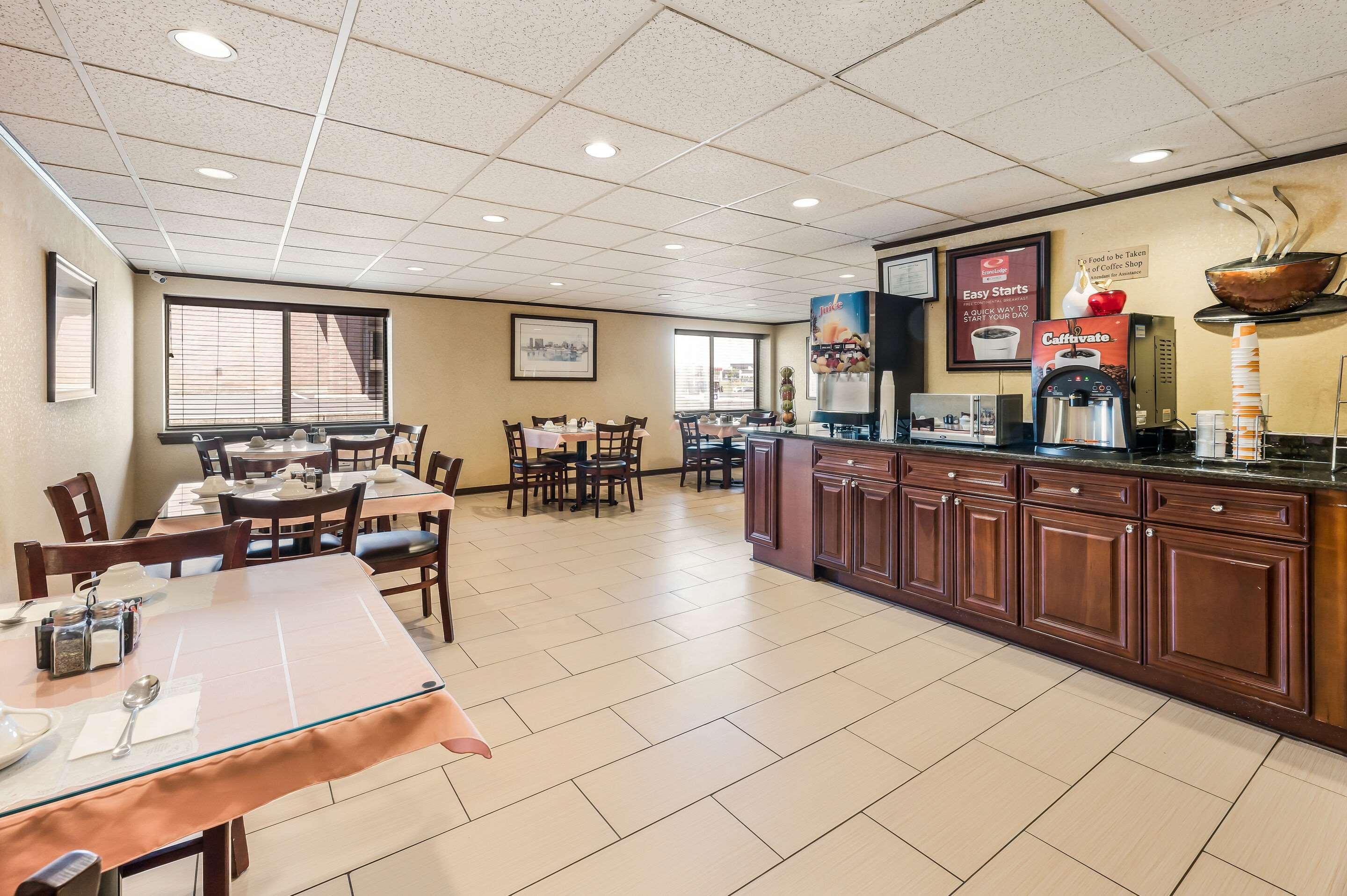 Econo Lodge Quakertown Exterior photo